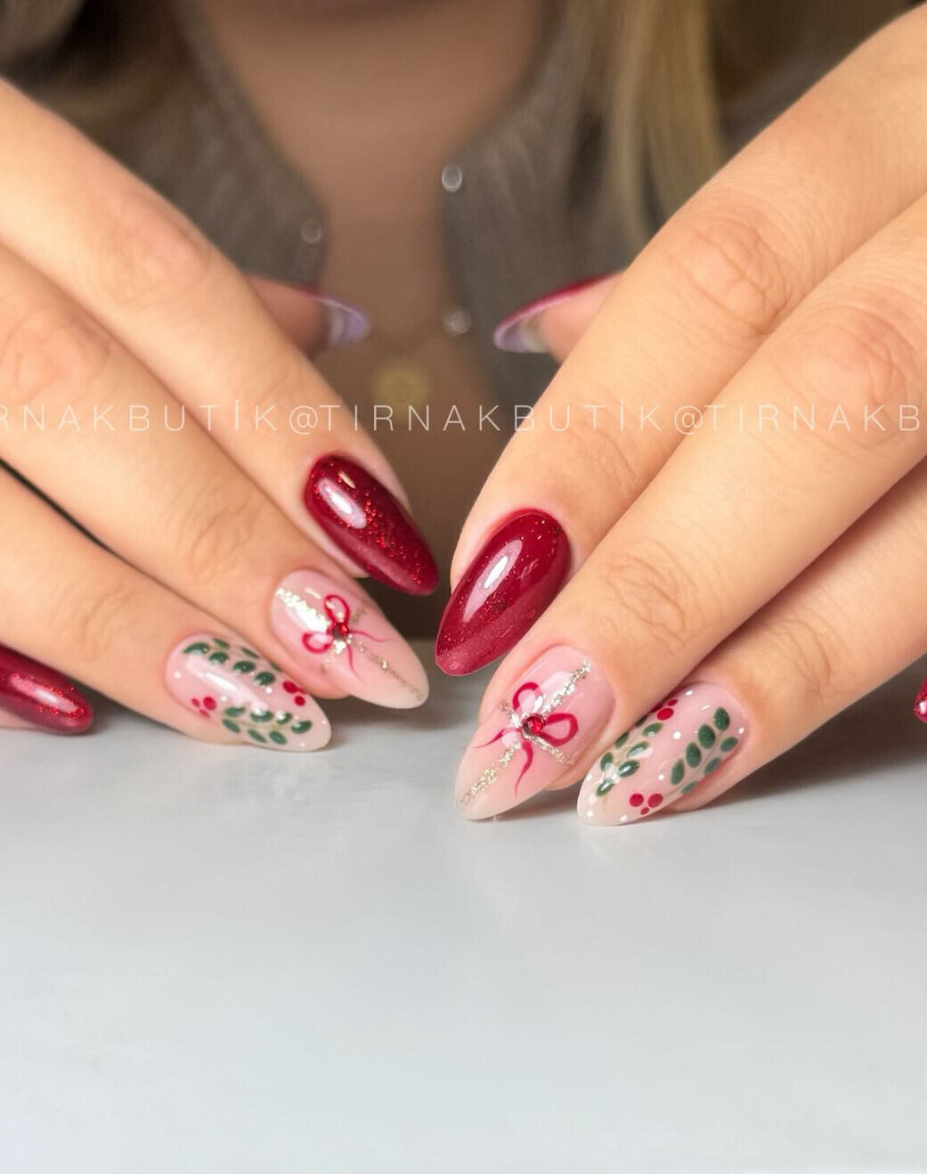 Yılbaşı nail art modeli 6
