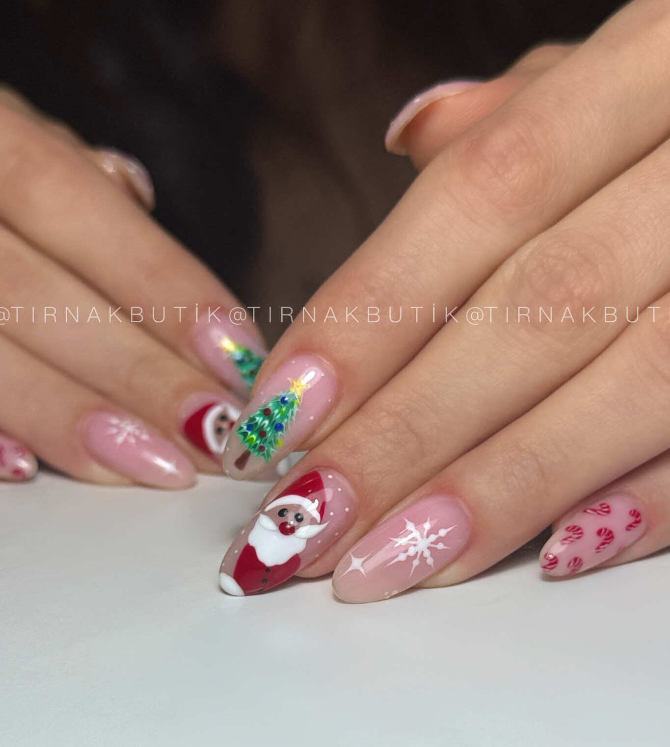 Yılbaşı nail art modeli 7